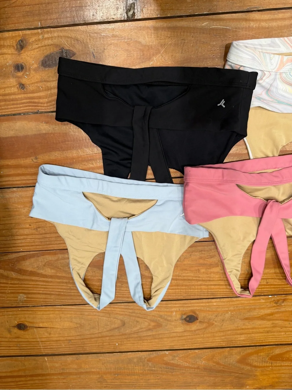(671) x4 SPORTS BRAS
